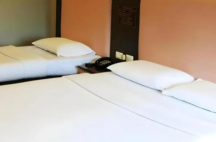 Pradipat Hotel