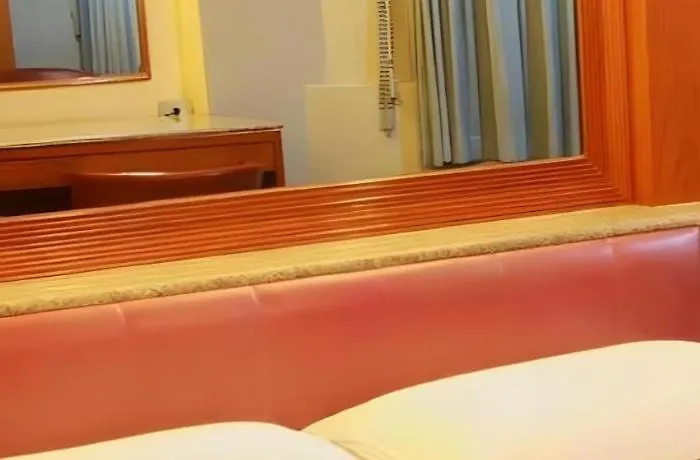 Pradipat Hotel