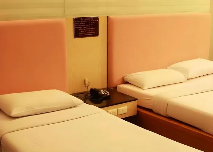 Hotel Pradipat 3*