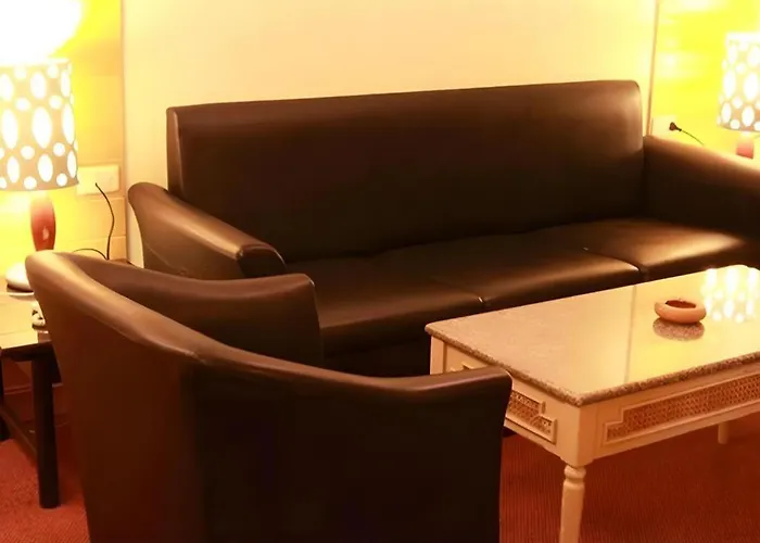 Pradipat Hotel 3*